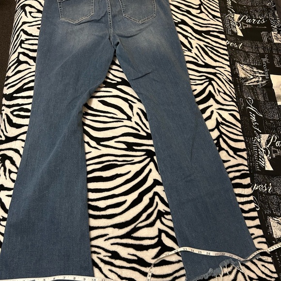 TORRID premium sz 16Tall stretch bootcut/flare jeans. - Picture 8 of 8
